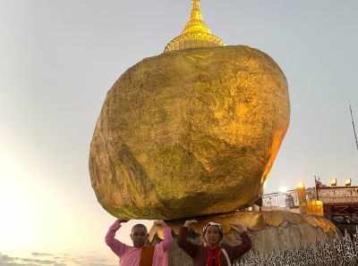 The Golden Rock and Yangon Tour